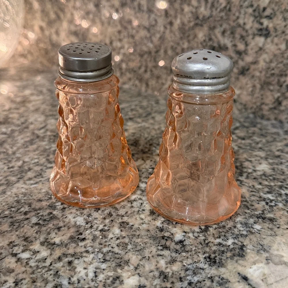 Vintage Jeanette Glass Company Salt & Pepper Shakers